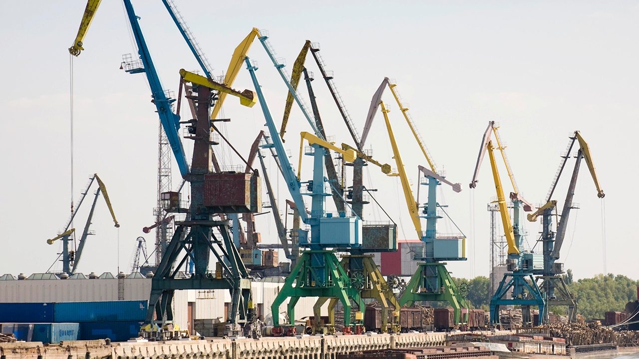 Российские беспилотники поразили причальный терминал в порту Измаил