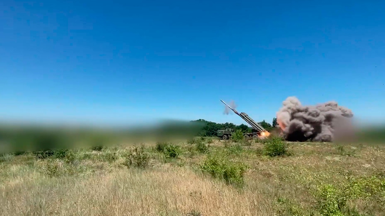 Расчет «Торнадо-С» уничтожил командный пункт боевиков под Добропольем