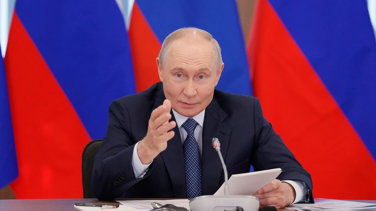 Владимир Путин предложил выделить регионам 100 миллиардов рублей