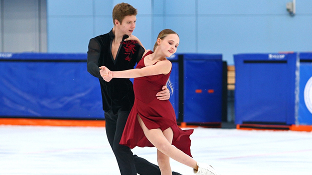 Российские фигуристы-юниоры выиграли золото на первом Гран-при ISU