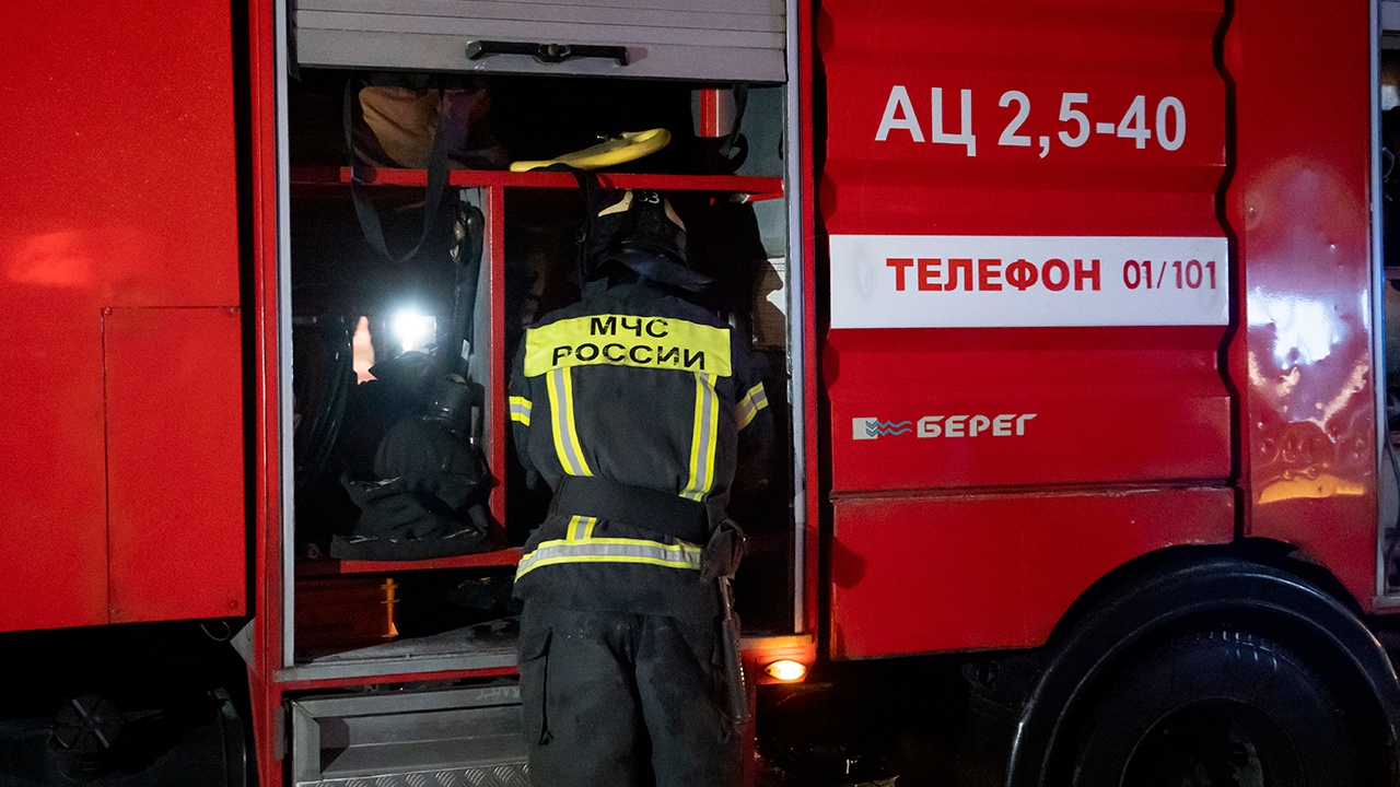 Пожар на складе в Санкт-Петербурге локализован