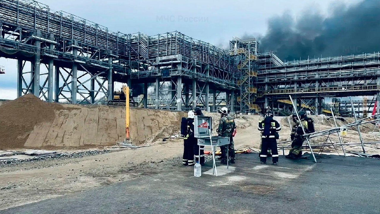 Число погибших при пожаре на Амурском ГХК выросло до трех