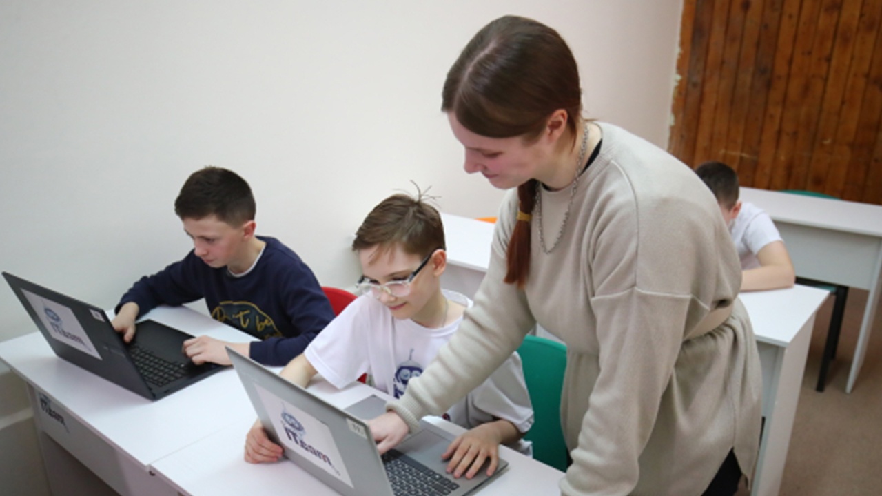 Школьникам установили лимиты на компьютеры и интерактивные доски