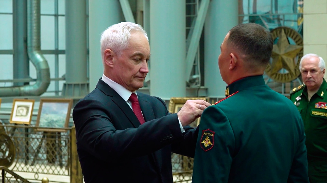Белоусов вручил медали «Золотая Звезда» участникам спецоперации