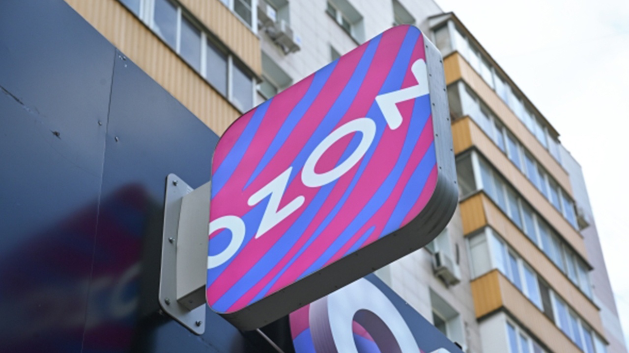 Ozon с 10 сентября начнет продавать товары прямо через пункты выдачи