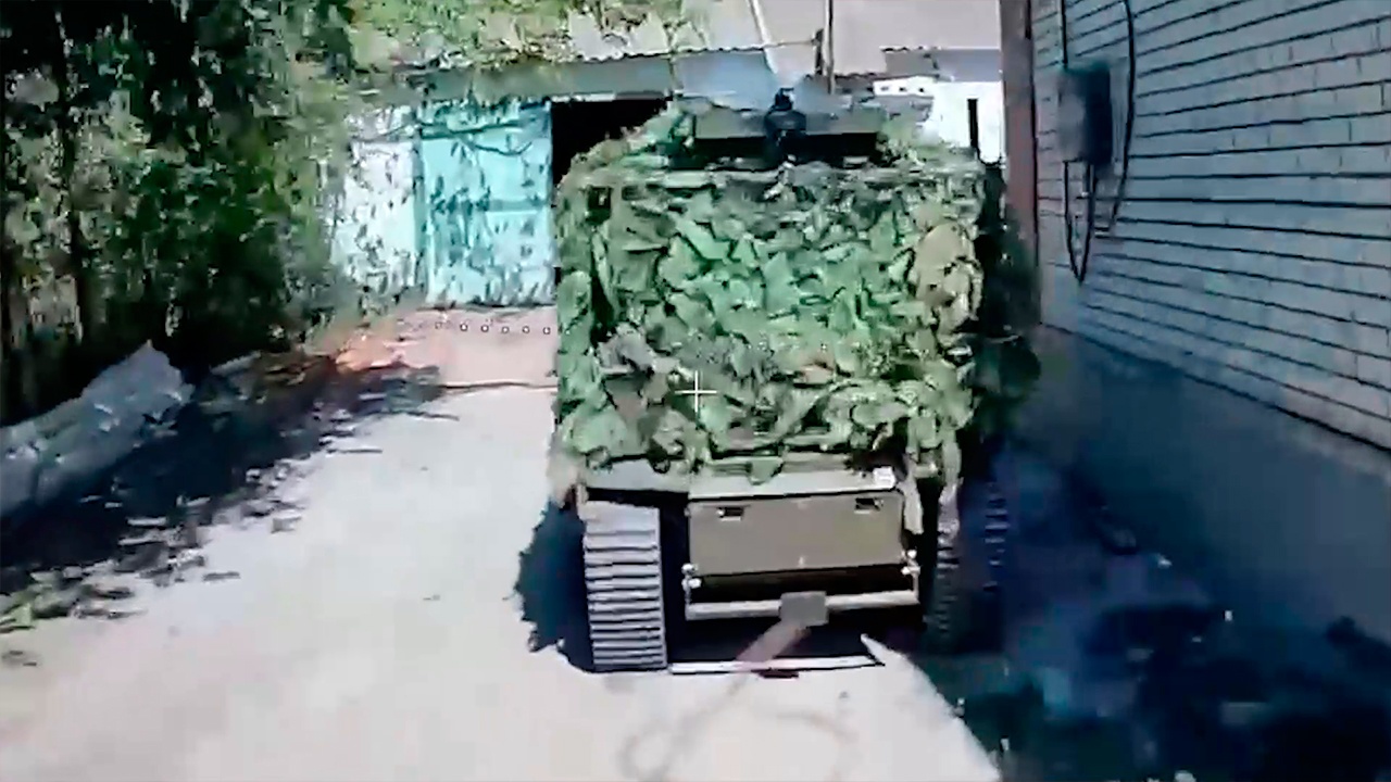 Дроноводы сожгли припаркованный боевиками НРТК на Ореховском направлении