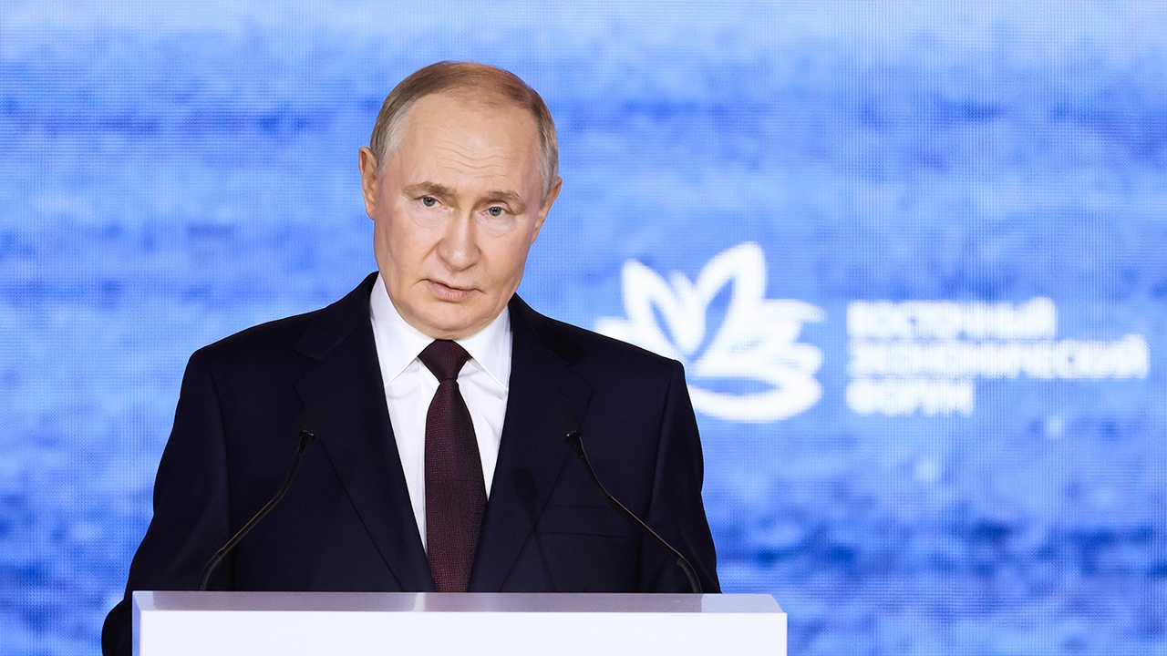 Путин назвал ВЭФ пространством конструктивного диалога власти и бизнеса