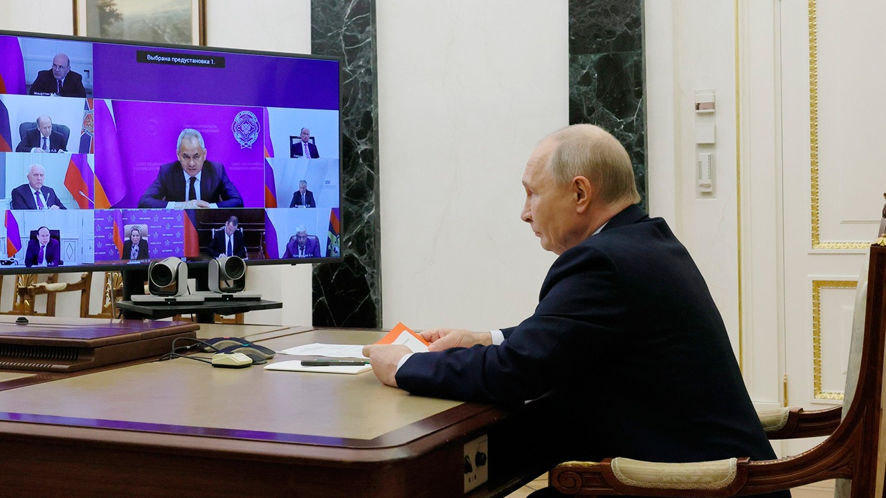 Путин обсудил с Совбезом профилактику подростковой преступности