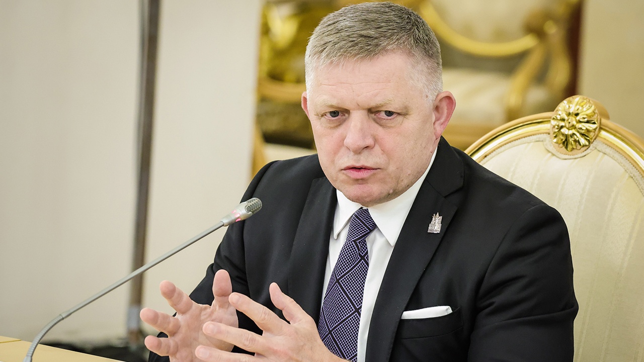 Фицо: попытки Запада поставить Россию на колени потерпели крах