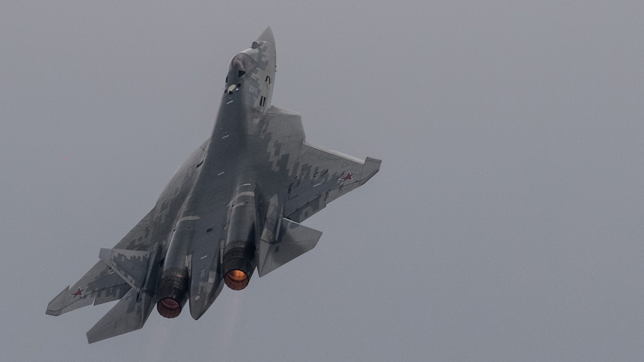 Песков заявил о возможном производстве в Индии Су-57 
