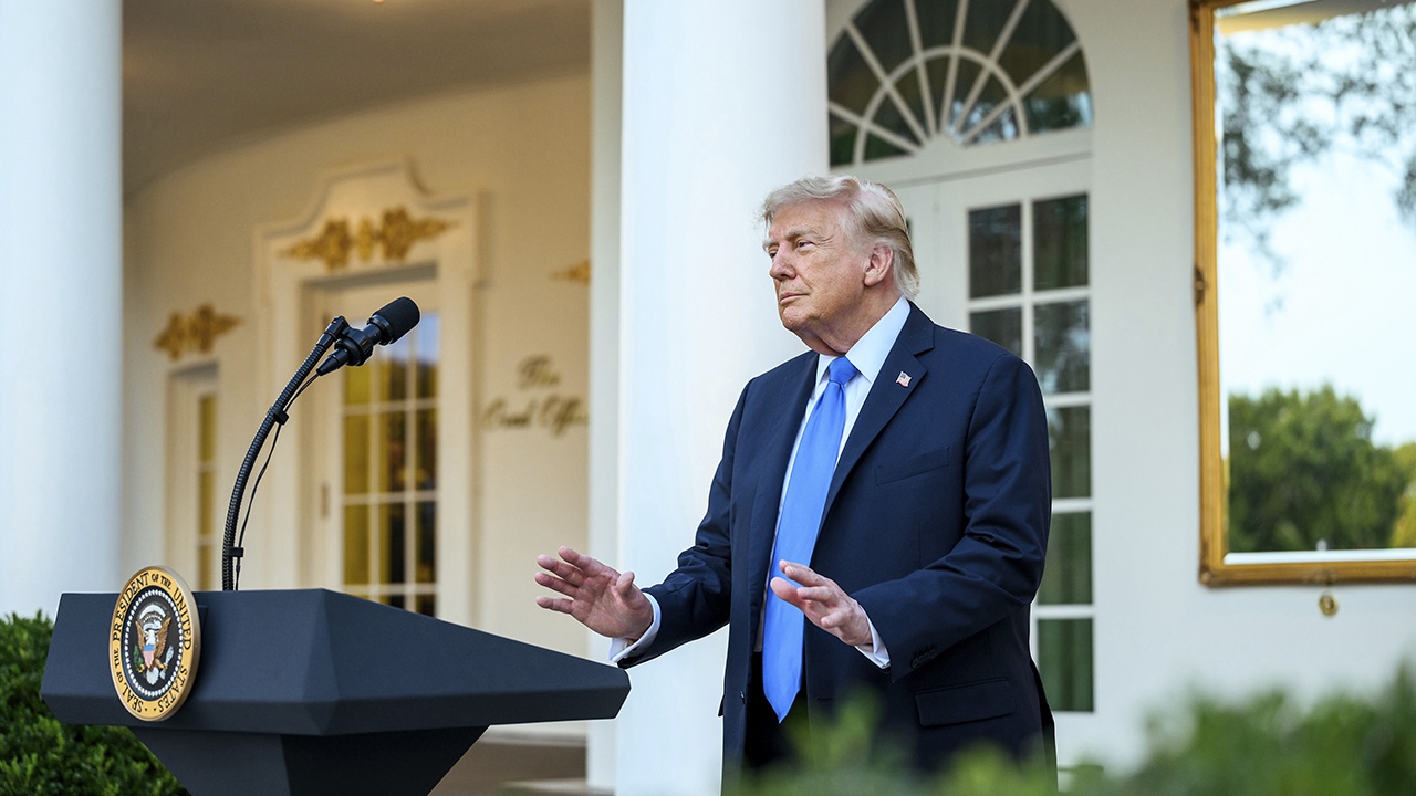 Ушаков: Трамп в разговоре с Путиным заявил о желании завершить конфликт на Украине