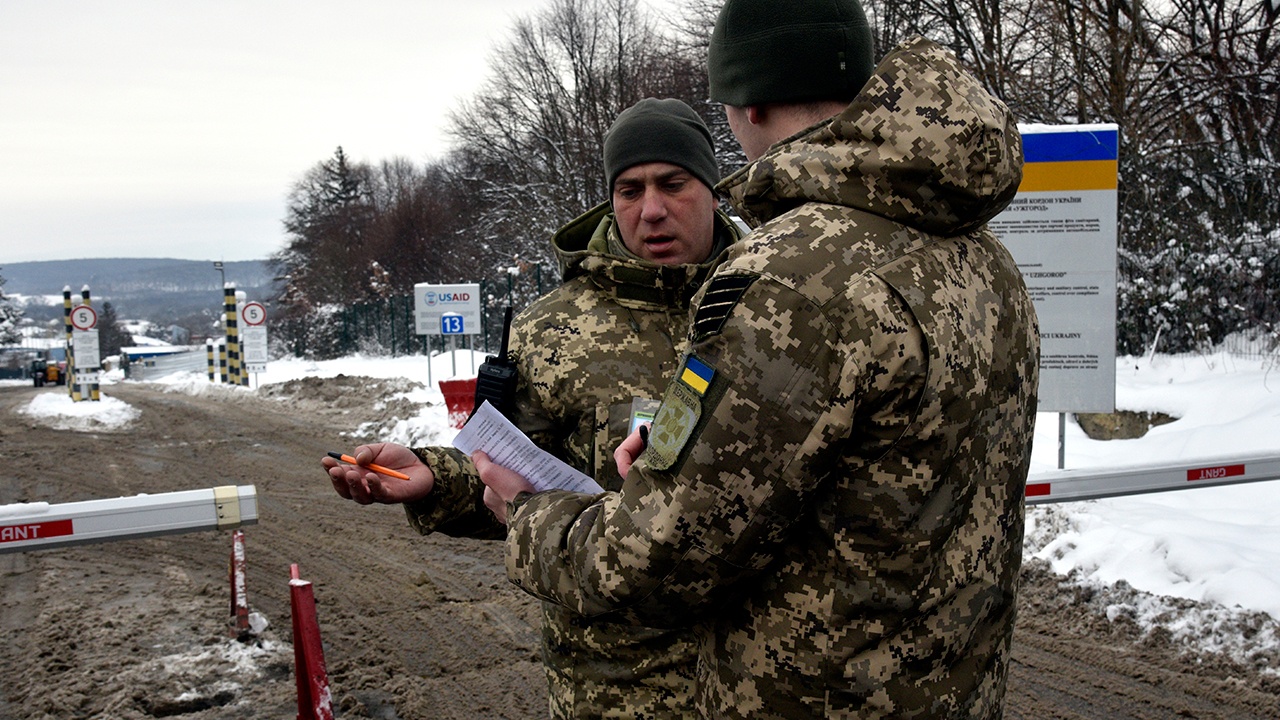 Украина ввела спецрежим на границе с Россией и Белоруссией