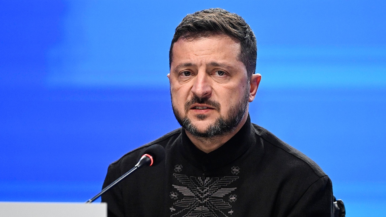 Царев: борьба украинских элит за власть и деньги делает Зеленского слабее