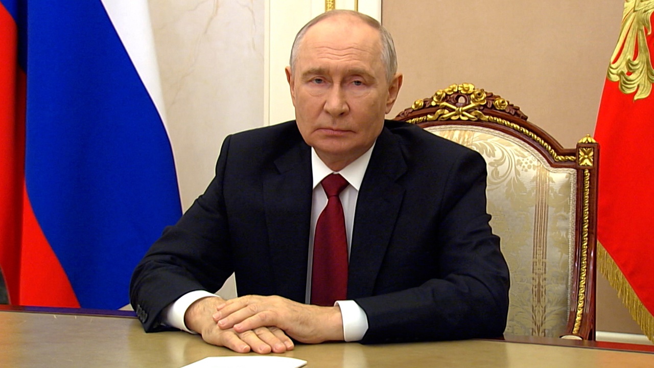 Путин: участие в выборах - общий вклад в победу России
