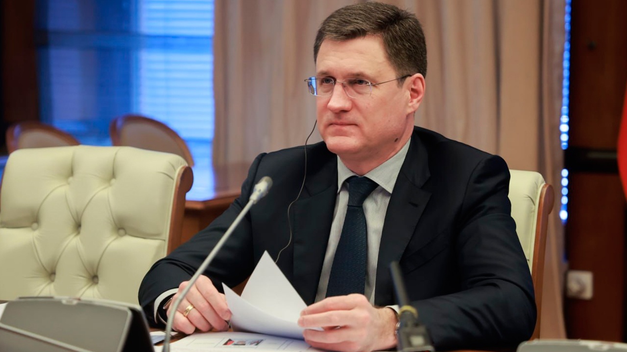 Новак поручил проработать риск-сценарии на топливном рынке