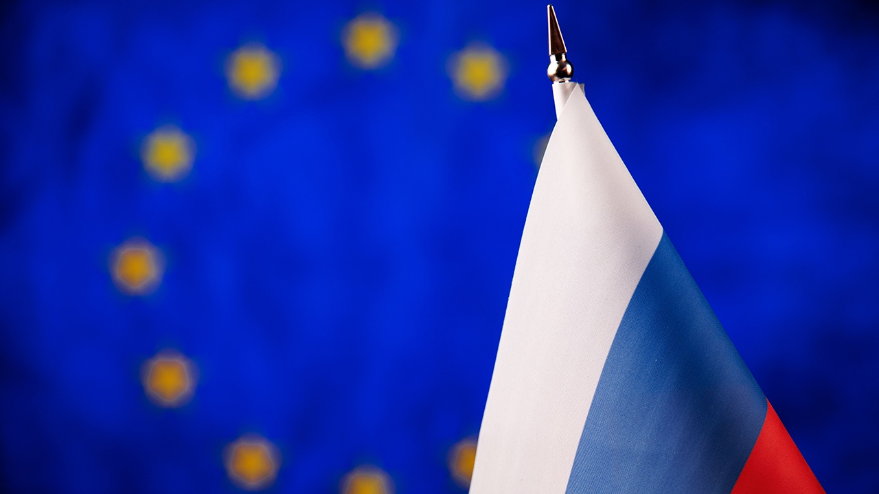 Послы стран ЕС впервые согласовали продление санкций против России на три года