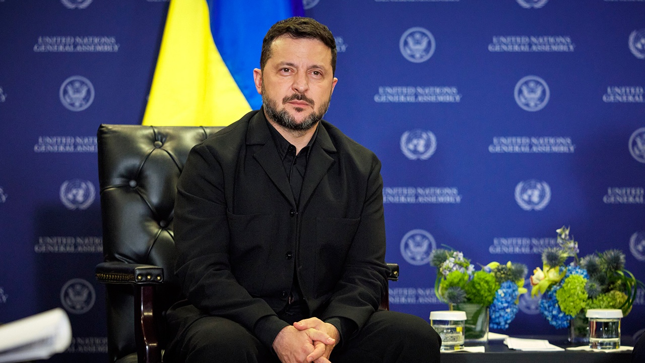 Захарова назвала Зеленского «бесславным ублюдком»