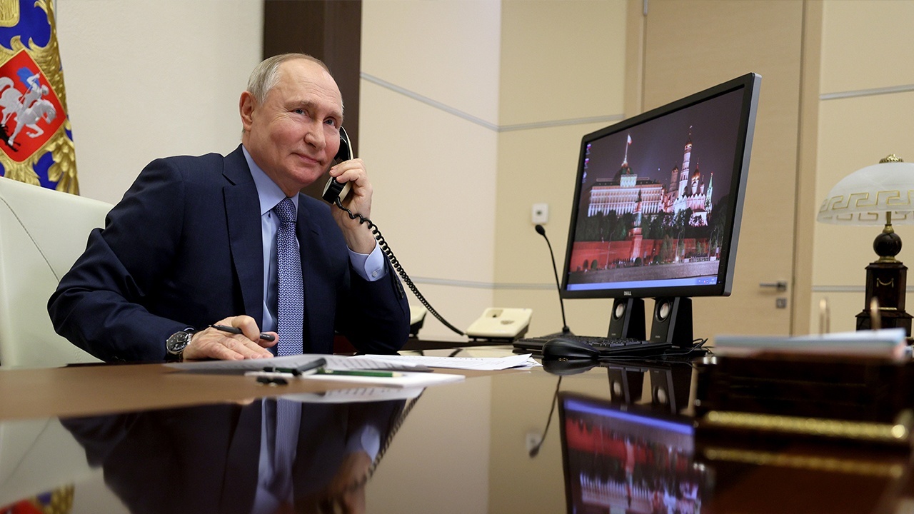 Вучич поздравил Путина с выборами в Госдуму и поблагодарил за помощь Сербии