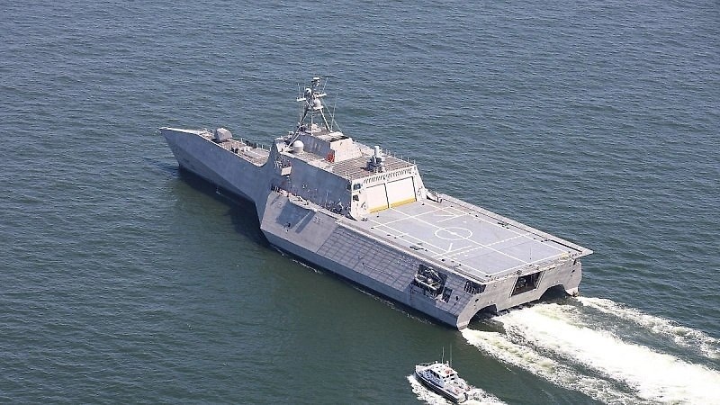 Кораблю ВМС США «Санта Барбара» предрекли скорое крушение