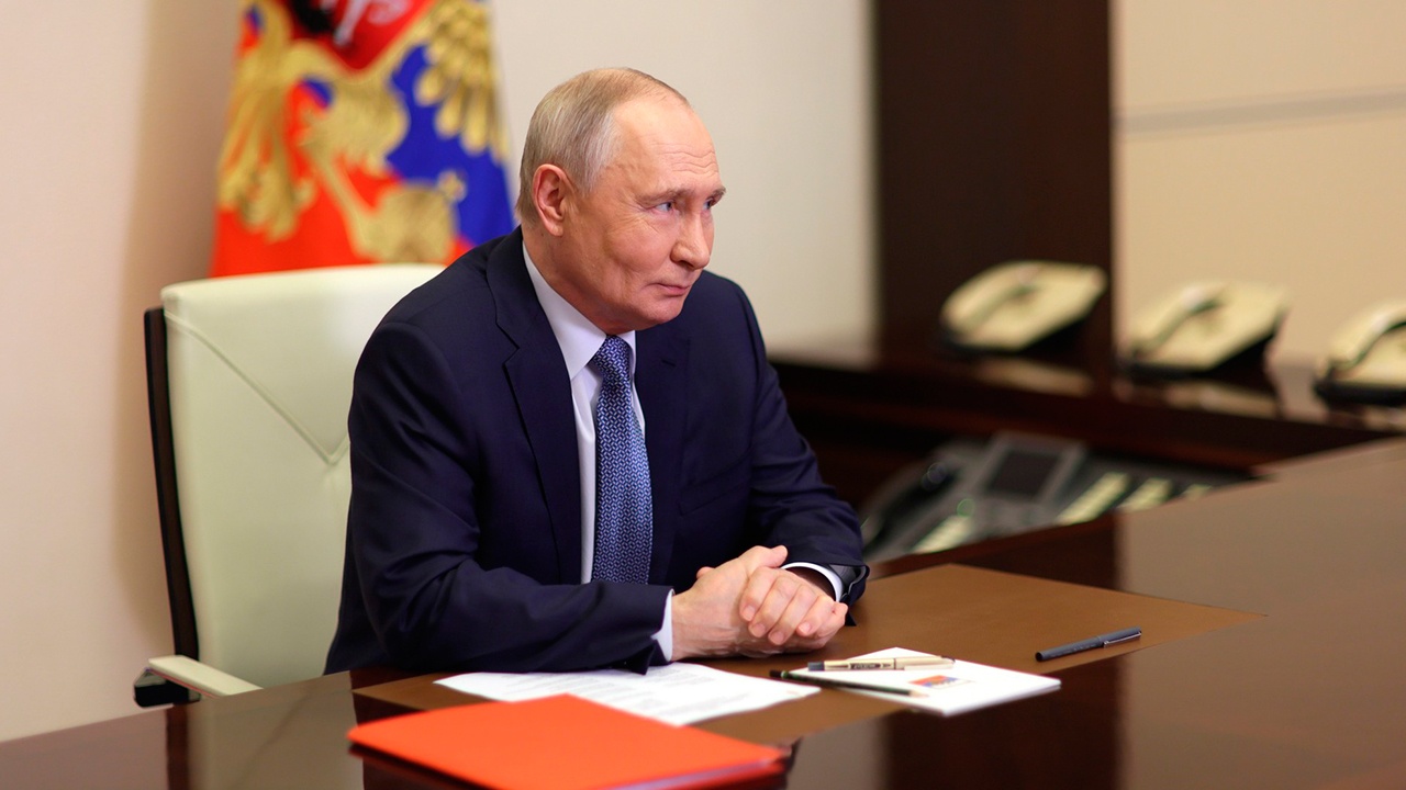 Путин поручил проработать в «Сириусе» режим для развития ИИ