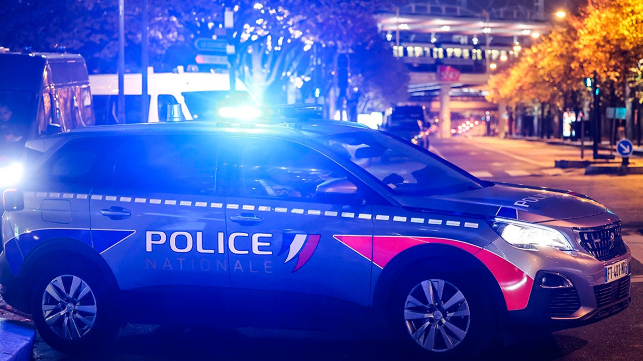 Во Франции задержали 440 человек во время протестов школьников