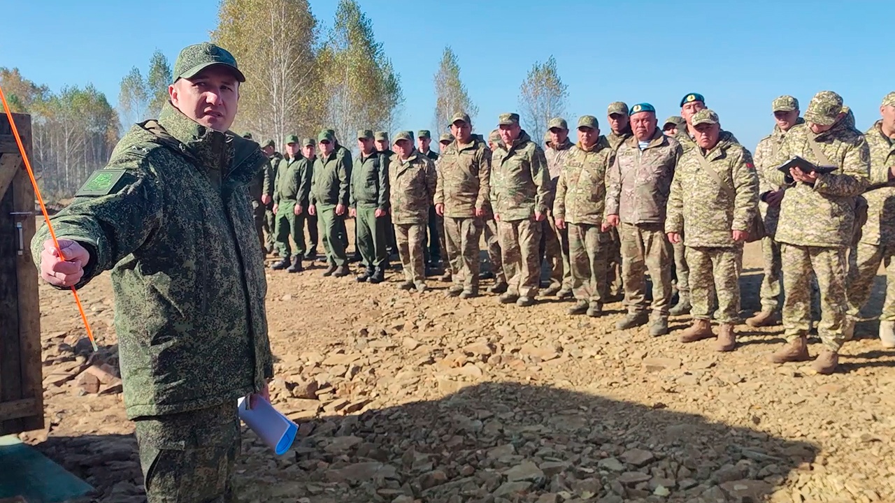Силы ОДКБ отработали снабжение войск с помощью роботов и БПЛА