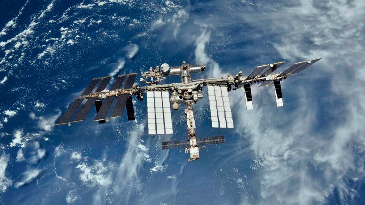 Корабль Crew Dragon с россиянином на борту пристыковался к МКС