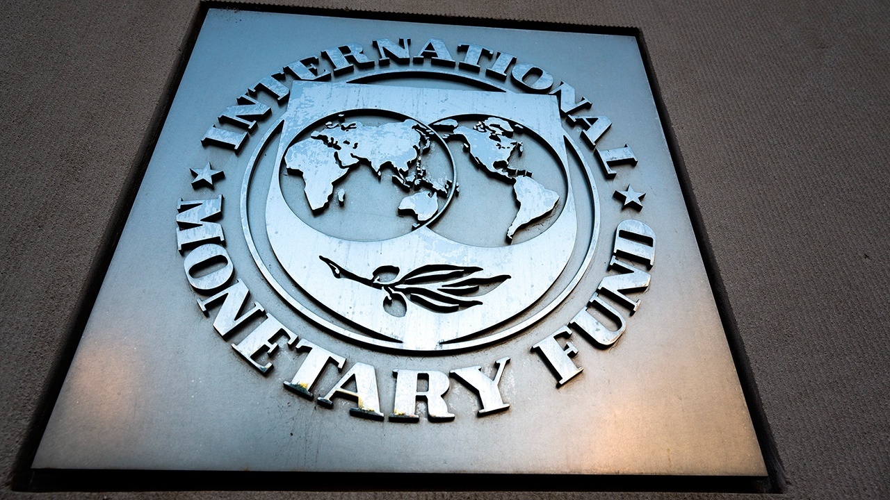 На фоне рекордного долга Украина должна перечислить МВФ почти $1 млрд