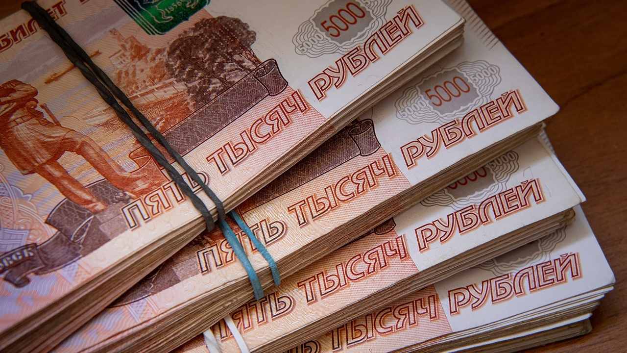 ВЦИОМ: число уважающих богатых людей россиян выросло вдвое