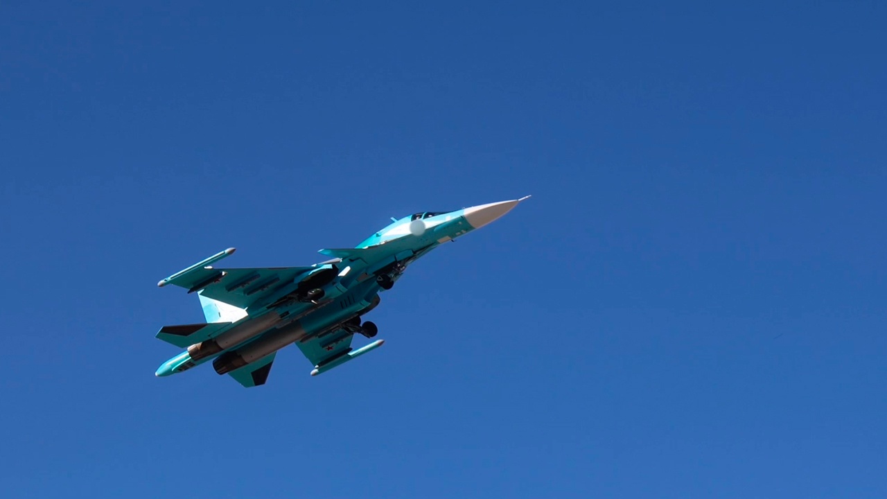 Новая партия истребителей-бомбардировщиков Су-34 поступила в войска