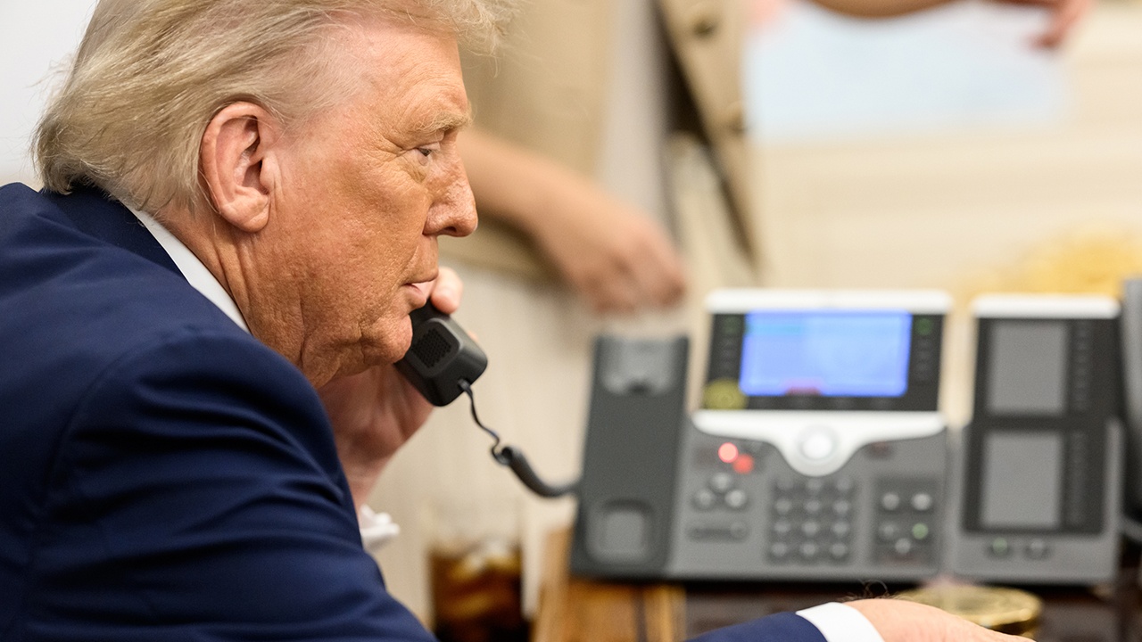 Трамп планирует сегодня созвониться с Путиным