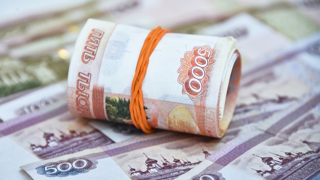 Россияне начали чаще выбирать наличные вместо банковских счетов