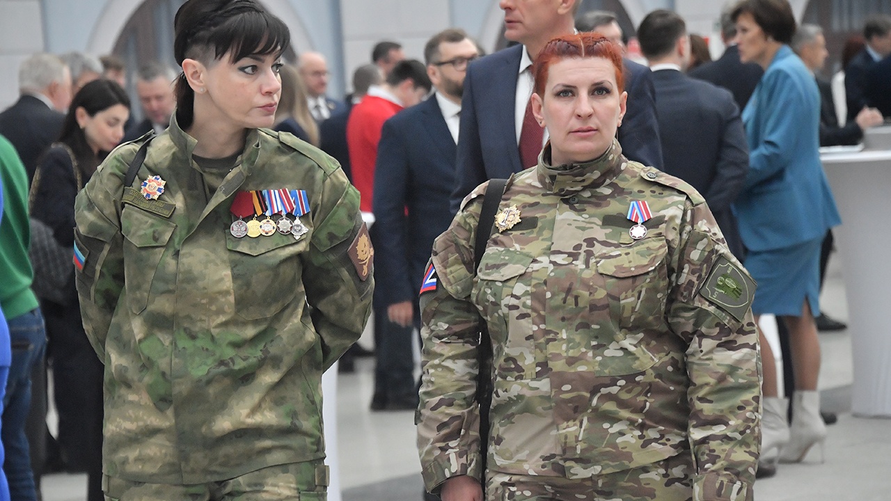 Минобороны: повышение предельного возраста службы женщин расширит их соцзащиту