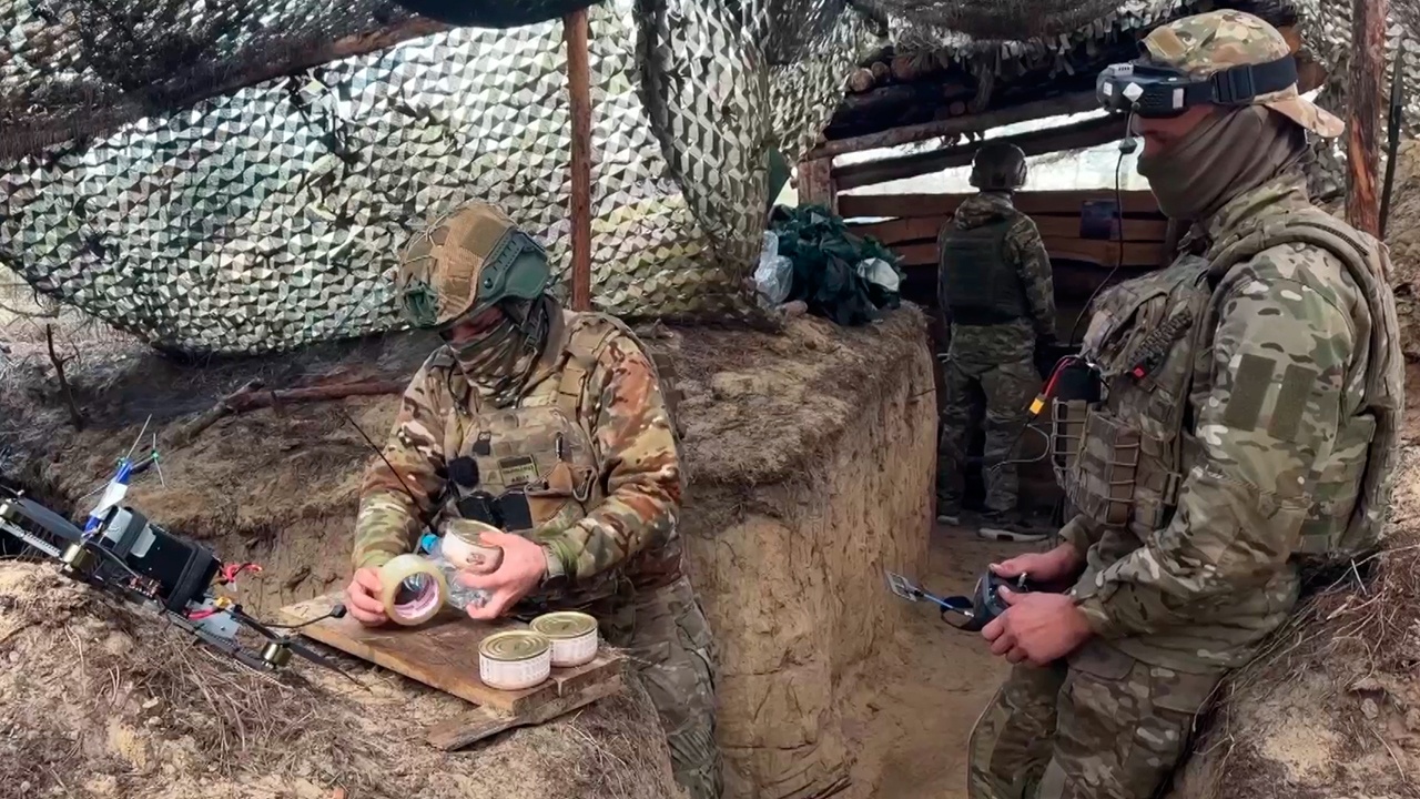 Десантники группировки «Днепр» доставили продовольствие в районе Алешек