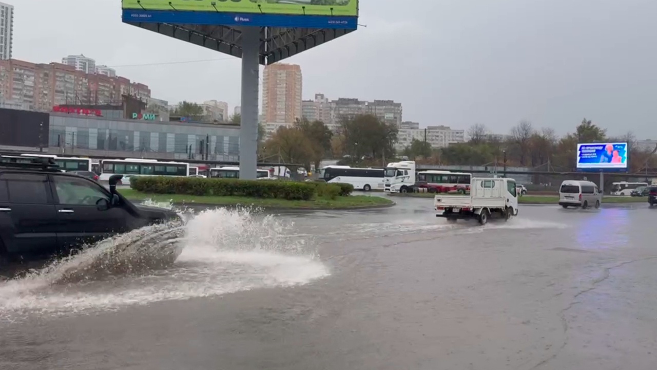 Владивосток уходит под воду после обильных дождей