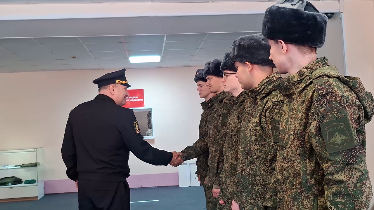 Во Владивостоке состоялась первая отправка призывников