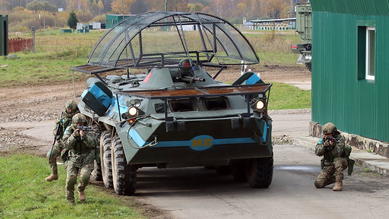 Миротворцы отбили у боевиков гумколонну на учениях «Нерушимое братство-2026»