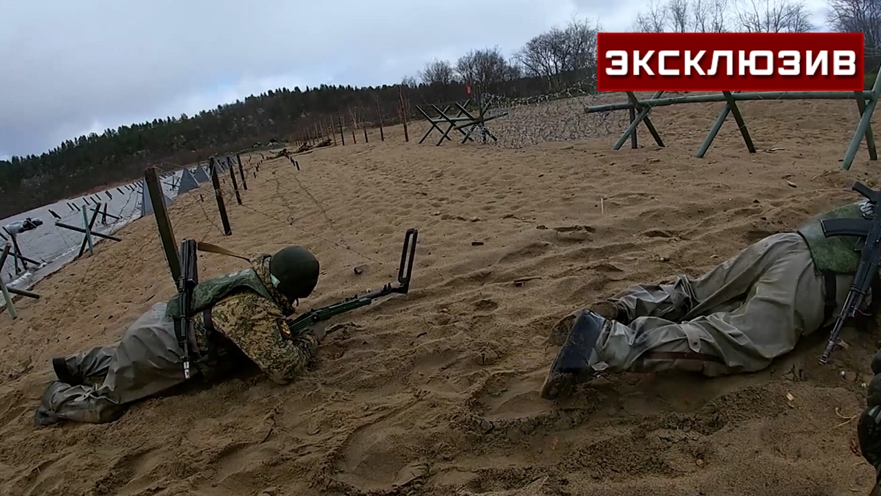 Инженеры Севфлота расчистили берег для высадки морского десанта на учениях