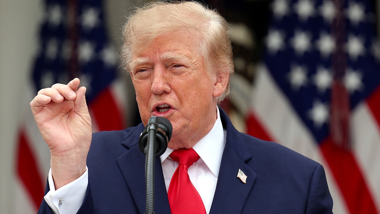 Трамп заявил, что самостоятельно наносит себе макияж