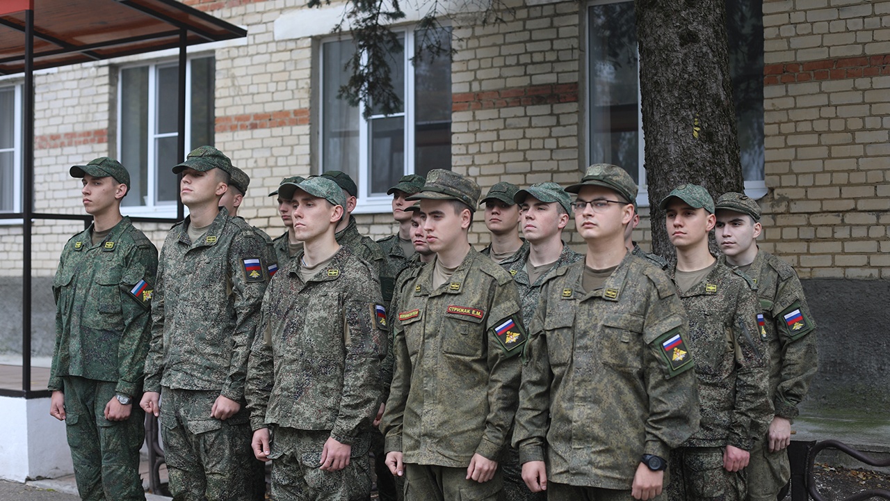В Южном военном округе проводили в запас солдат осеннего призыва 2025 года