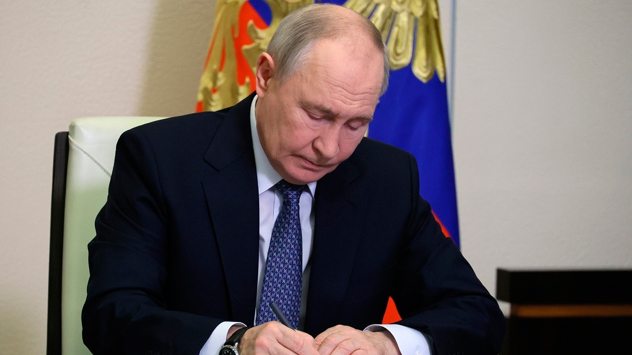Путин призвал контролировать финансирование спортивных федераций