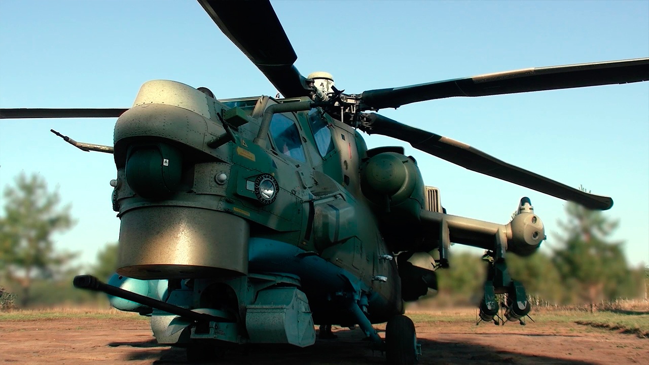 Экипаж Ми-28 поразил ракетой украинских дроноводов 