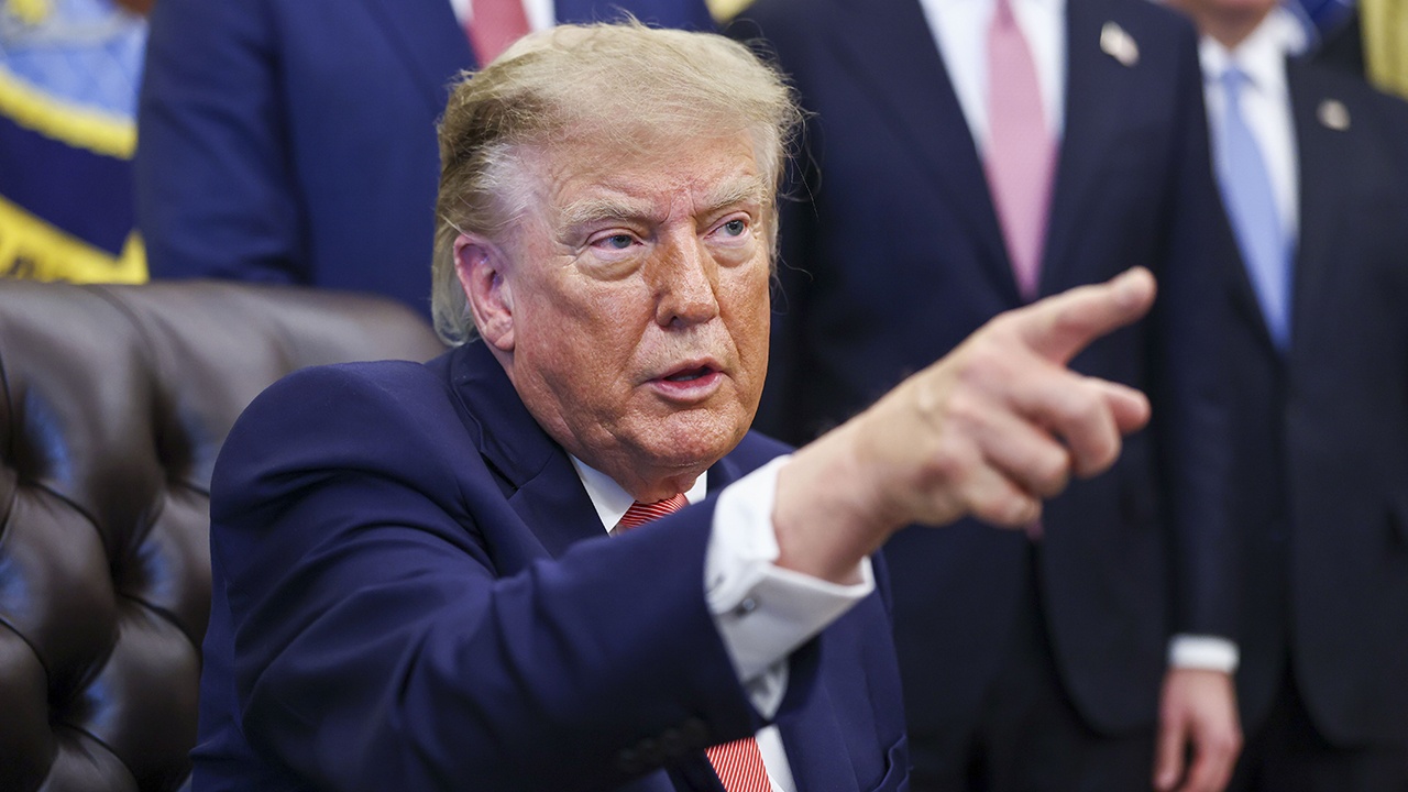 Трамп потребовал от Киева быстрее договариваться о сделке с Россией