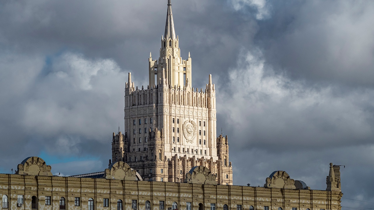 МИД РФ пообещал ответить на депортацию дипломатов из Австрии 