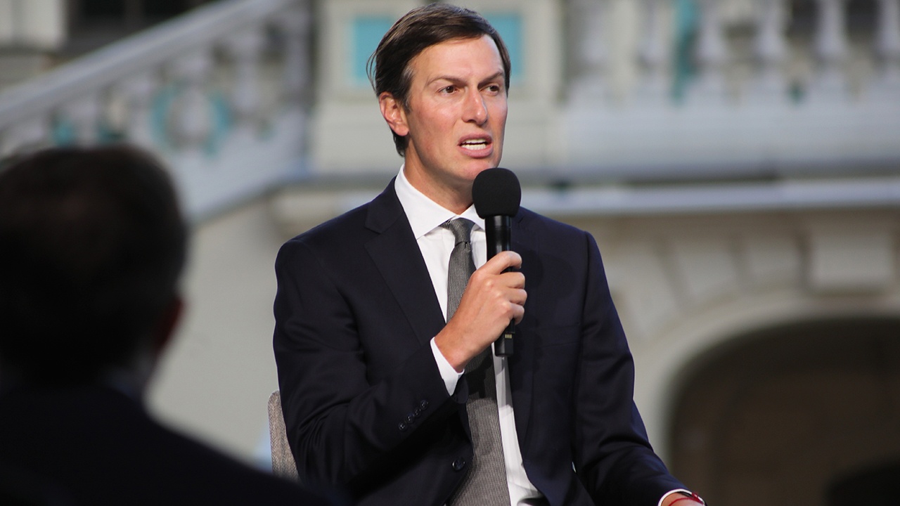 Зять президента США попытался оправдаться за обвинения в тайных операциях