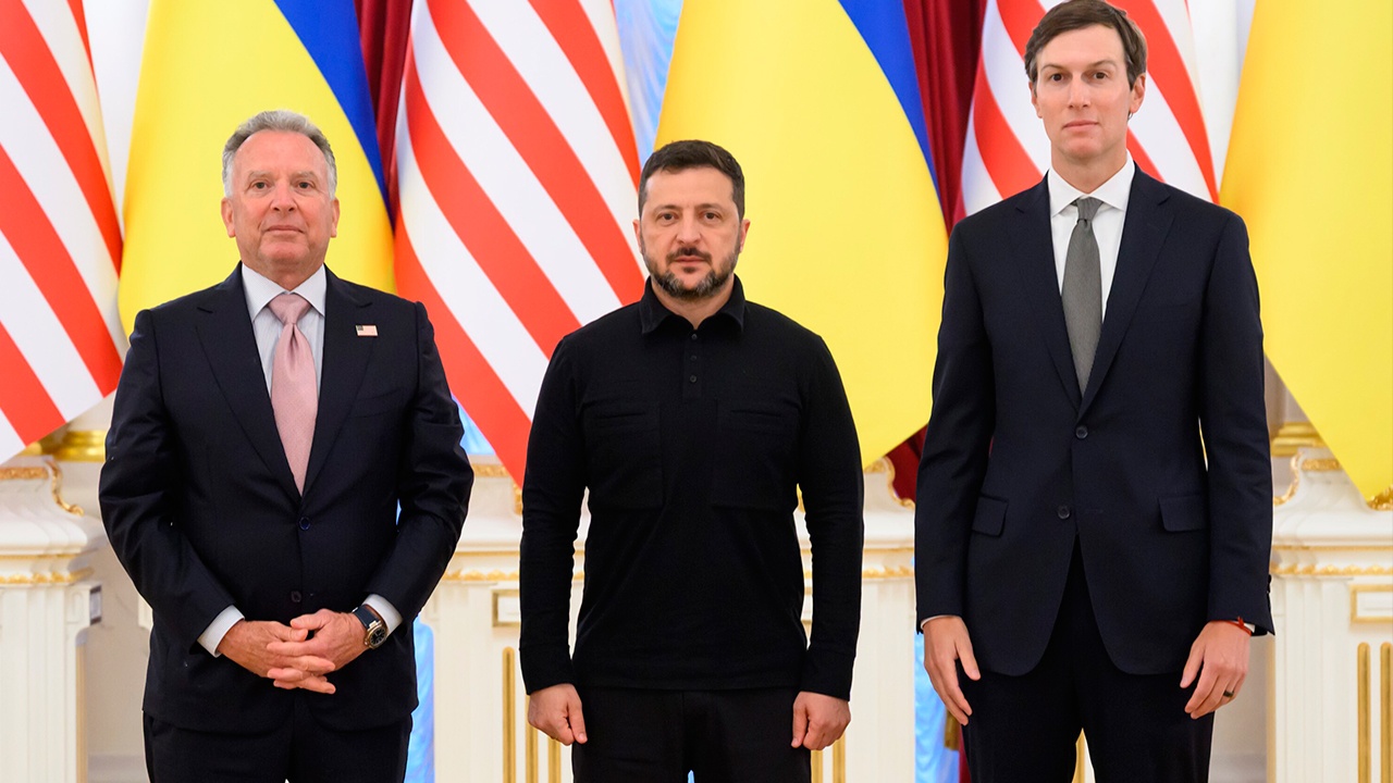 Ilta-Sanomat: у Зеленского летом сорвалась тайная встреча по Украине с США
