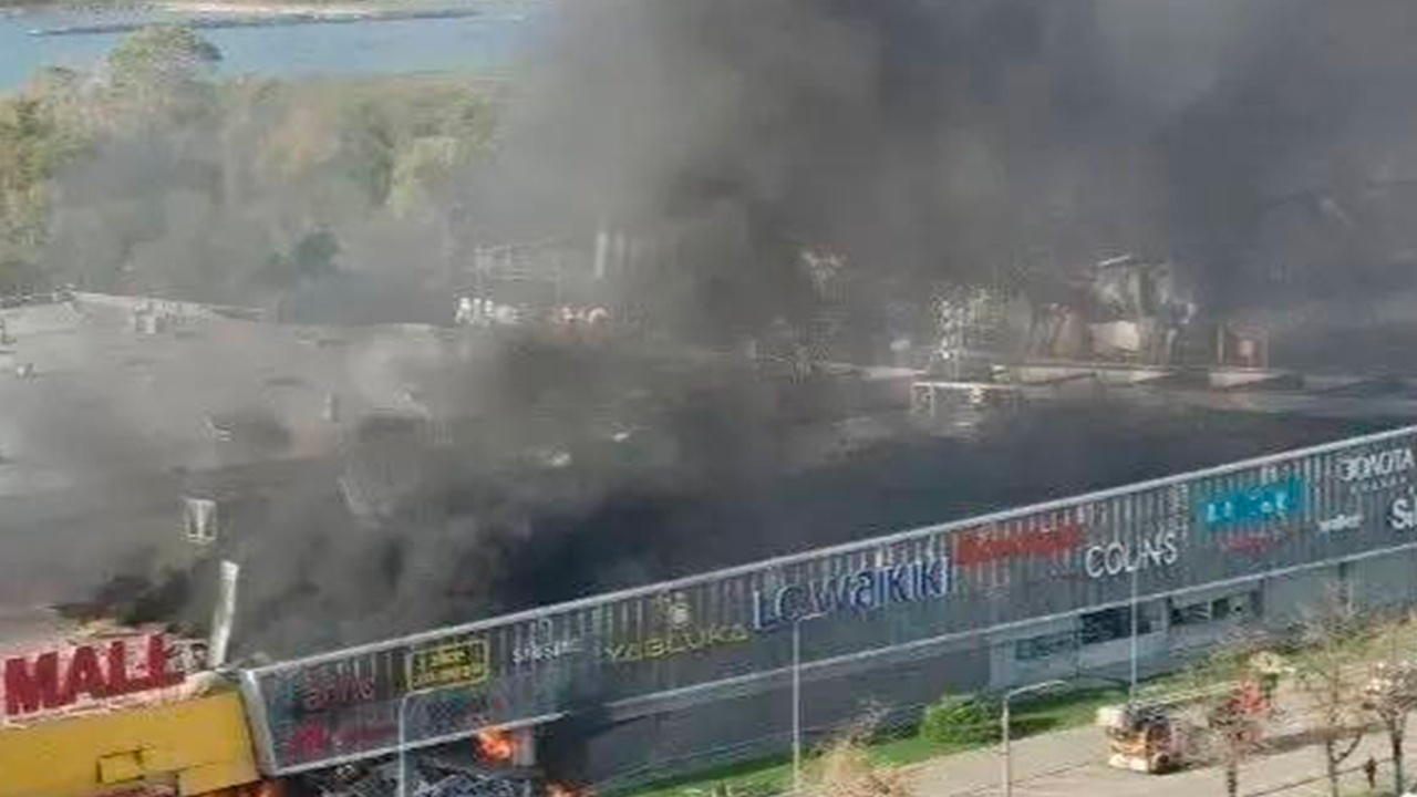 Российские войска нанесли удар по торговому центру City Mall в Запорожье