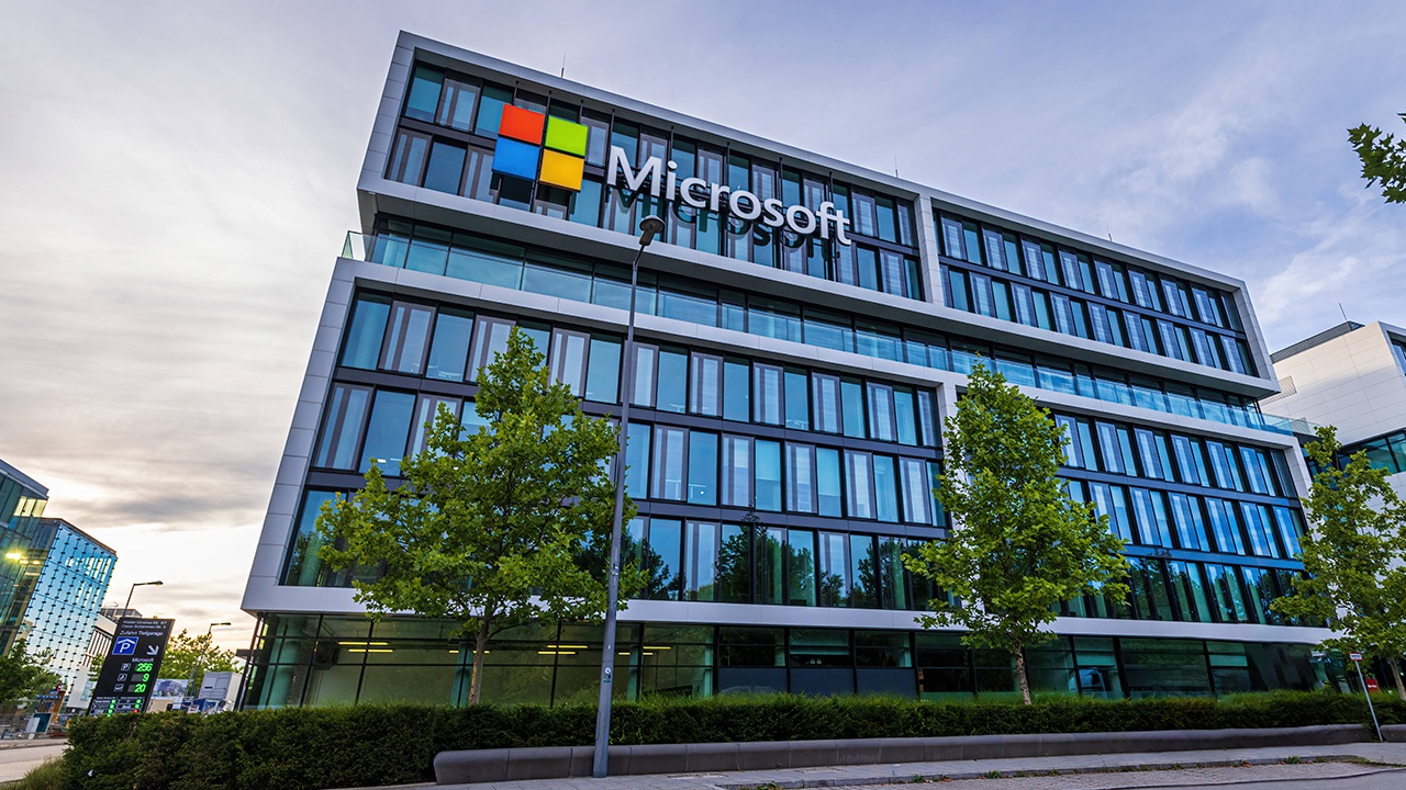 Bloomberg: Microsoft предложила 60 тысячам сотрудникам уволиться