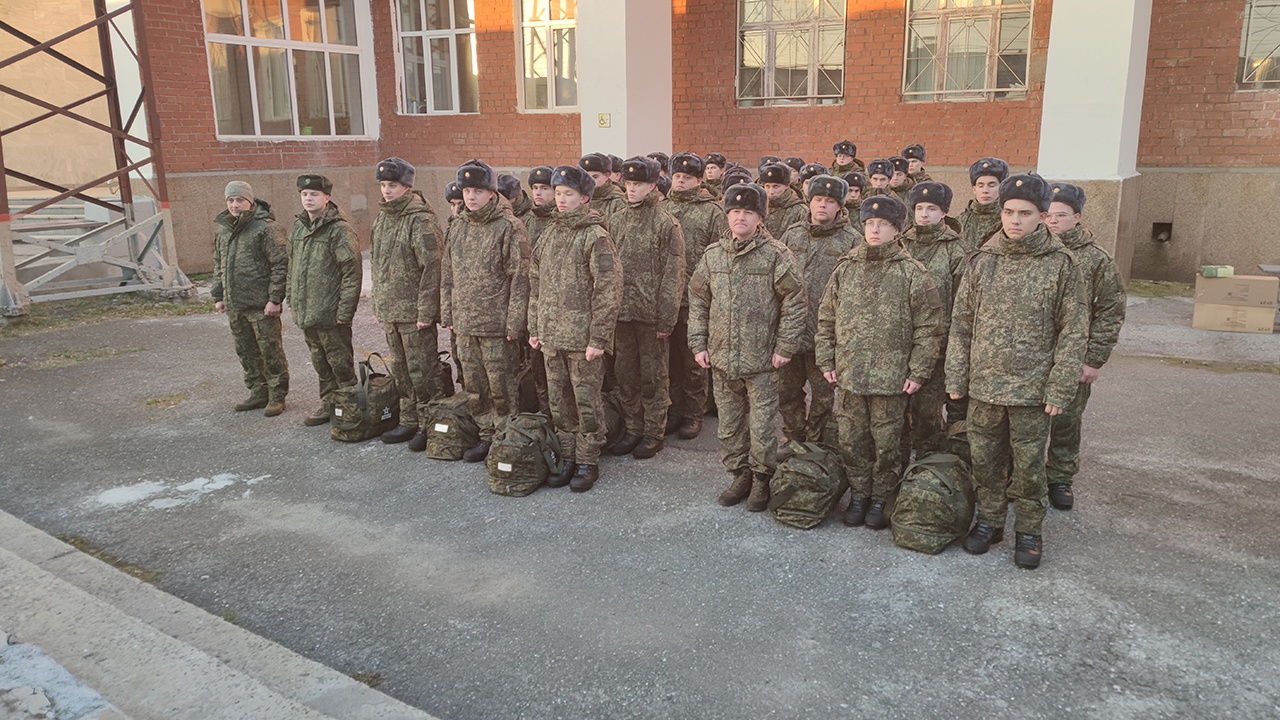 Первый эшелон с призывниками отправился с Урала в Центральную Россию