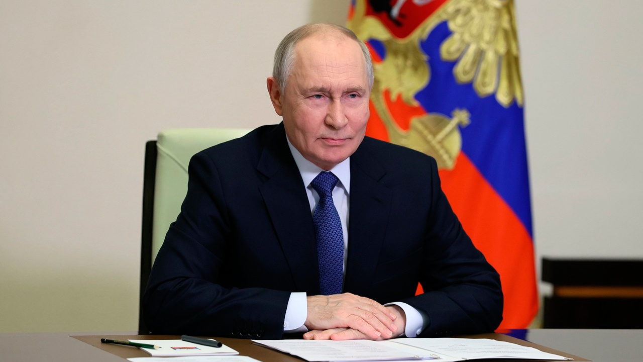 В Кремле ответили на слухи о подготовке разговора Путина со Стуббом